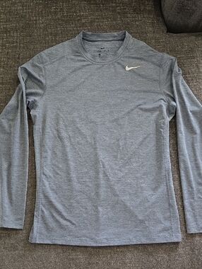 Nike Women’s Long Sleeve Dri-FIT Top - Heather Gray